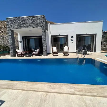 House Within 5 Min Walk To Beach In Akyarlar