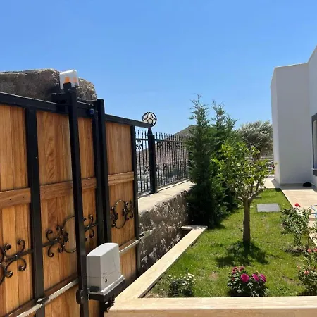 Villa House Within 5 Min Walk To Beach In Akyarlar Karabag