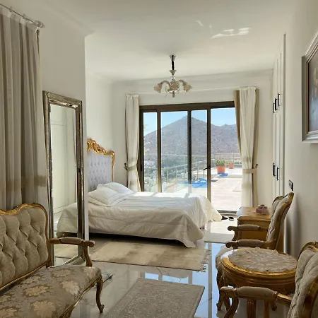 House Within 5 Min Walk To Beach In Akyarlar Karabag